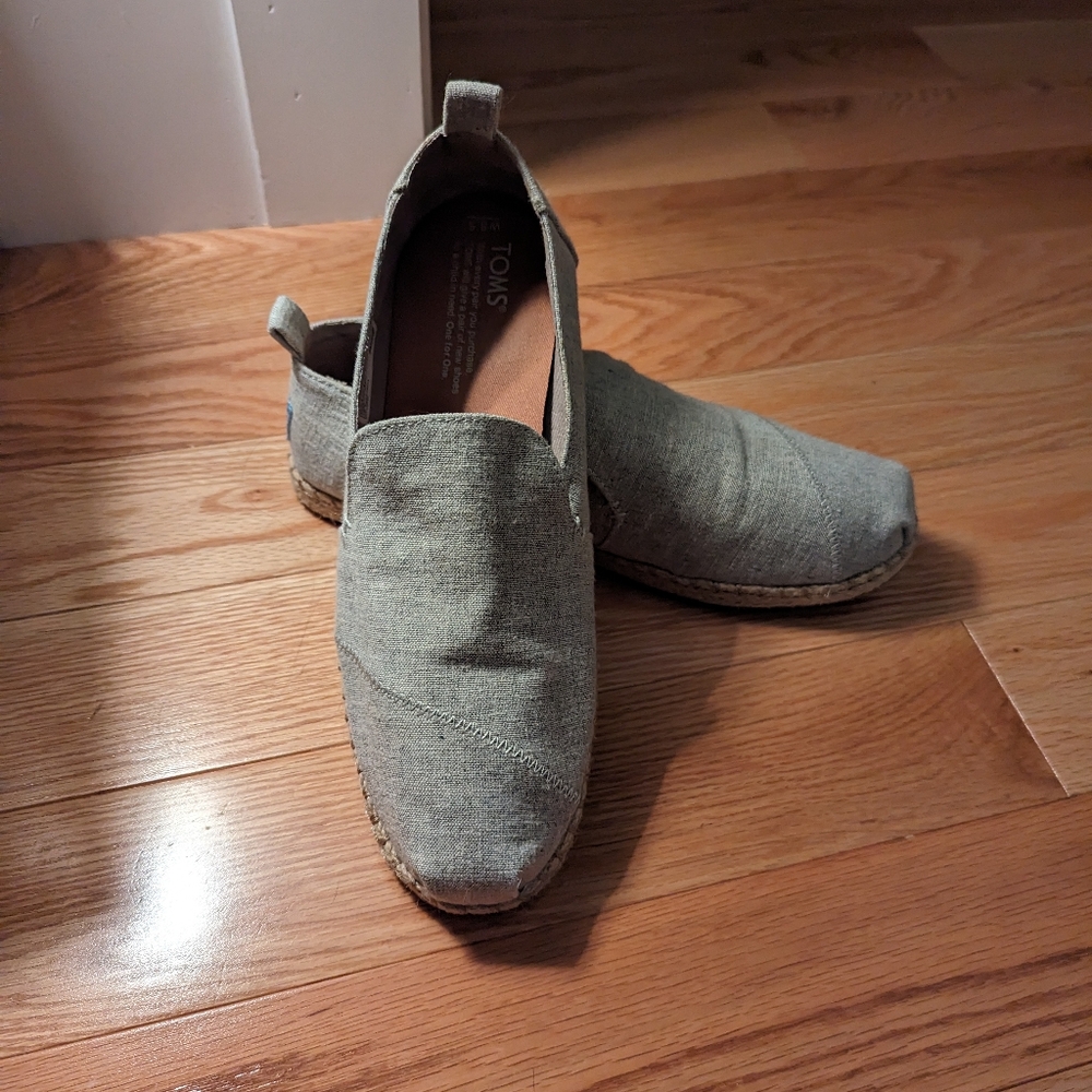 Toms